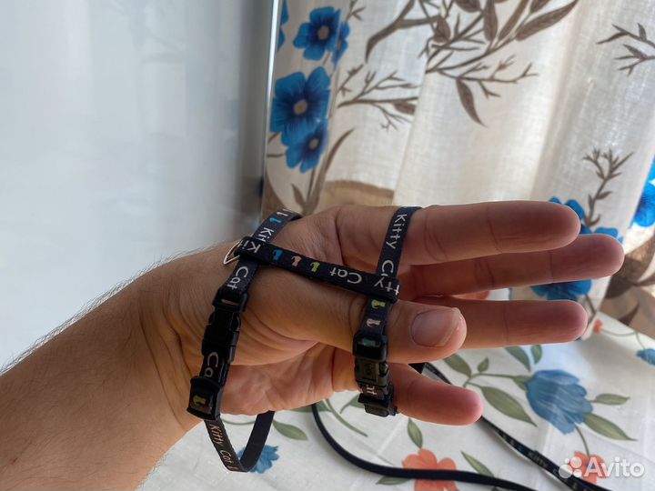 Шлейка и поводок для кошки или собаки