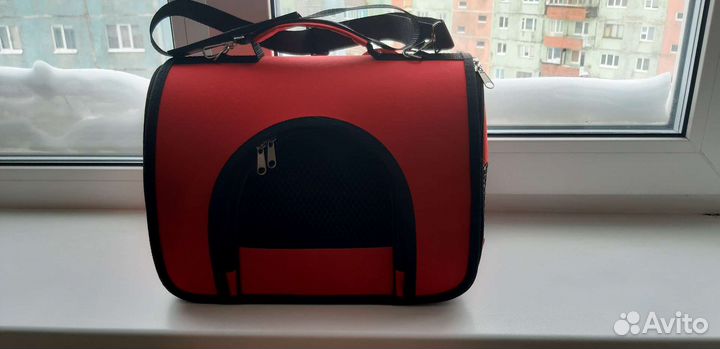 Переноска для кошки или маленькой собачки