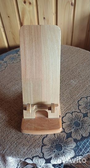 Подставка для мобильного телефона из дерева