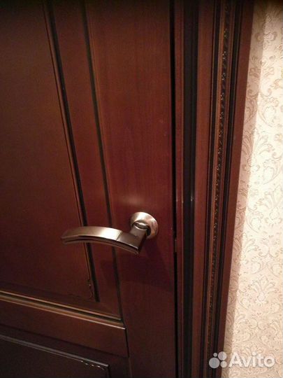 Двери межкомнатные с коробкой новые