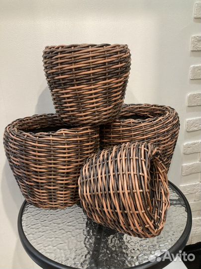 Кашпо для цветов из ротанга