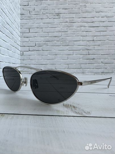 Солнцезащитные очки Saint Laurent