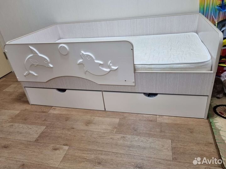 Детская кровать с матрасом