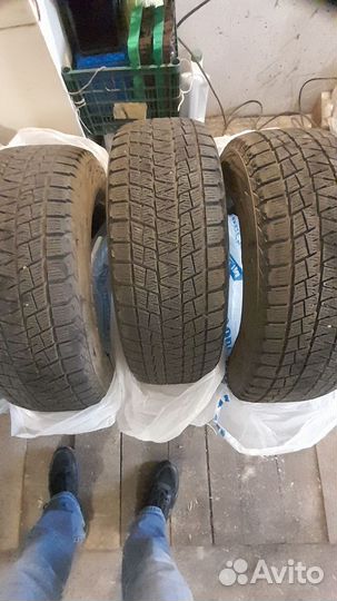 Bridgestone Blizzak DM-V1 225/70 R16