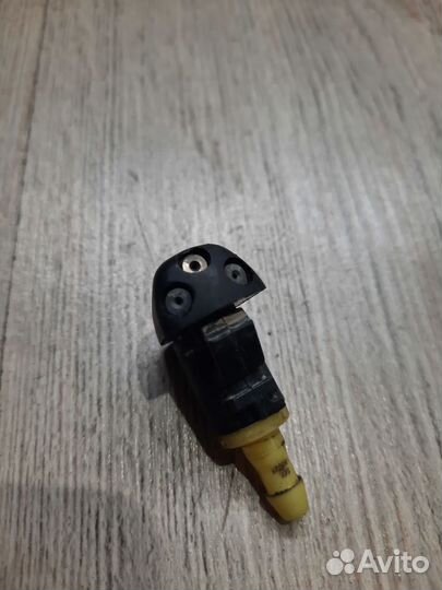 Форсунка омывателя Kia RIO 3