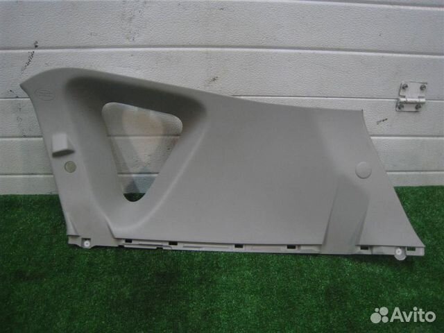 Обшивка правой стойки Toyota Verso R2 2015