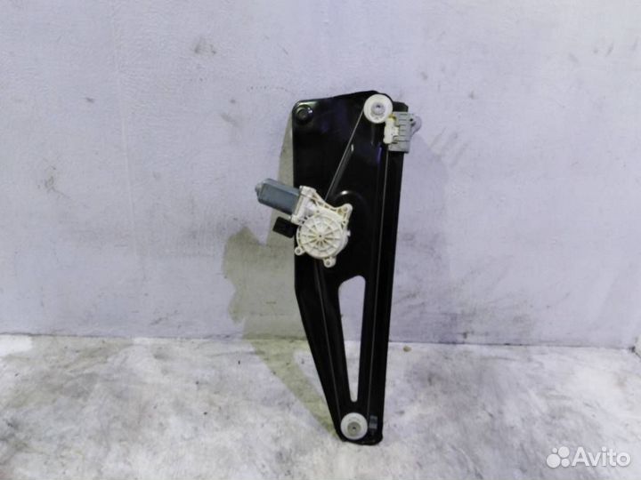 Стеклоподъемник электрический задний левый LR01132