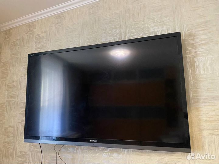 Телевизор Sharp LC-70LE740