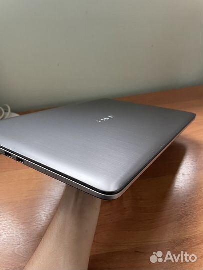 Ноутбук asus i3 / 4гб / 500 + 240 SSD
