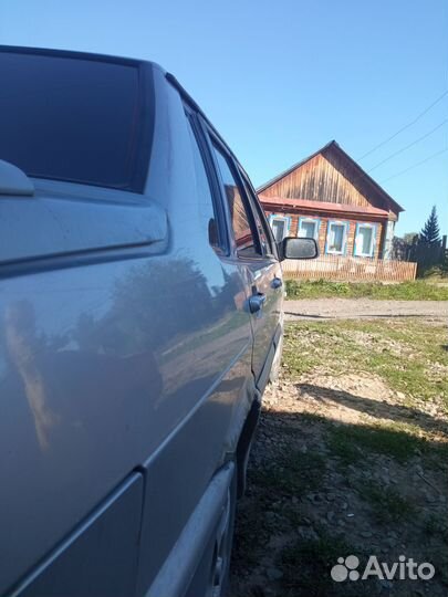 ВАЗ 2115 Samara 1.6 МТ, 2003, битый, 200 000 км