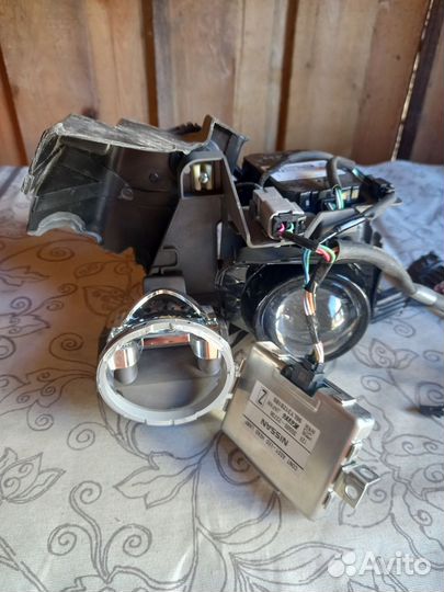 Передняя фара Nissan X-trail t32