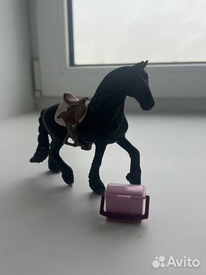 Фигурка schleich фризской кобылы