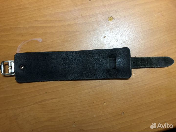 Напульсник кожаный