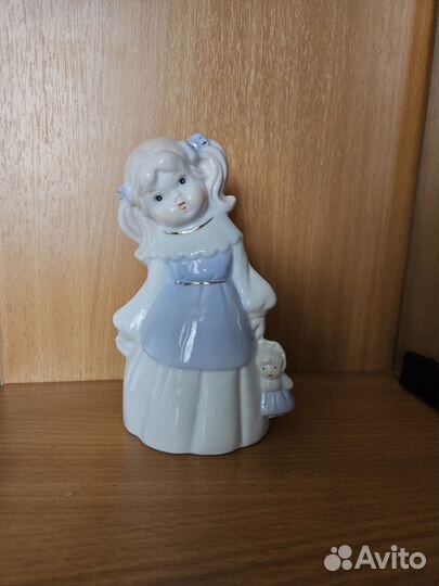 Статуэтки девочки