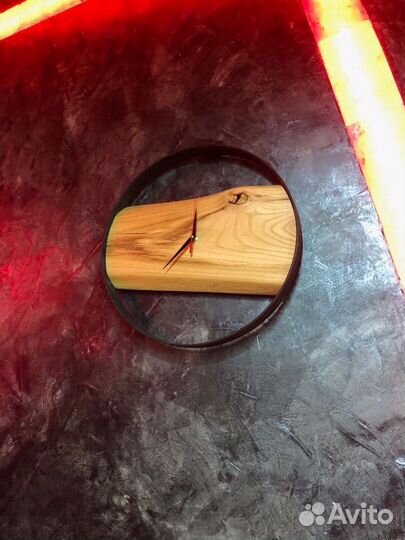 Часы в стиле лофт