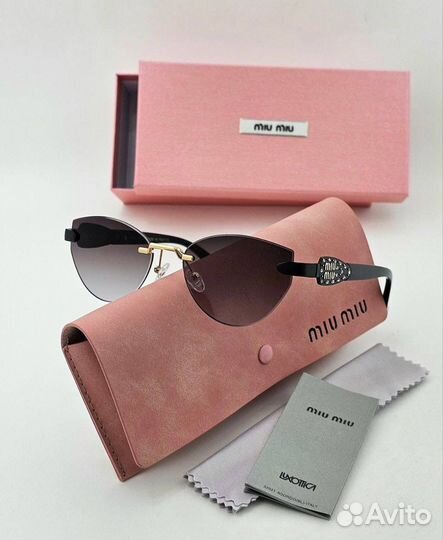 Солнцезащитные очки женские Miu Miu