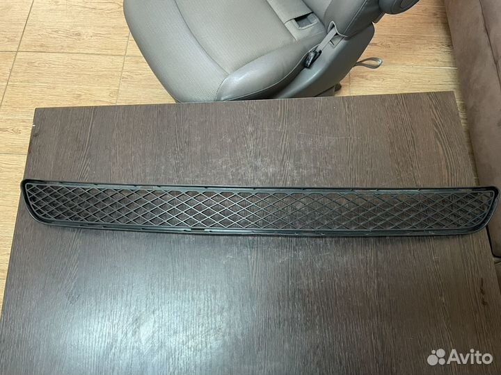 Решетка в бампер центральная перед Mercedes W164