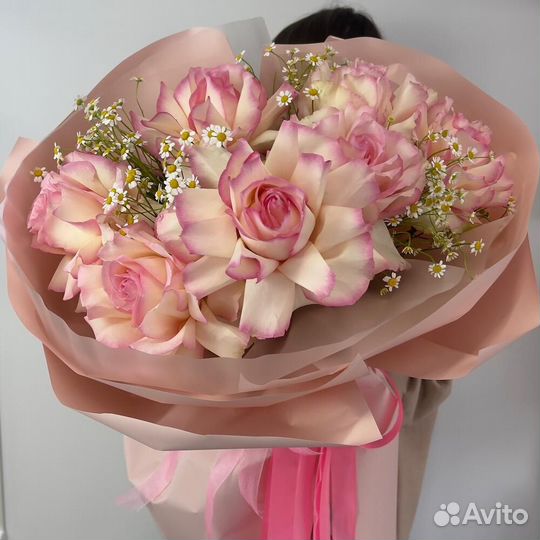 Букет французских роз с ромашками