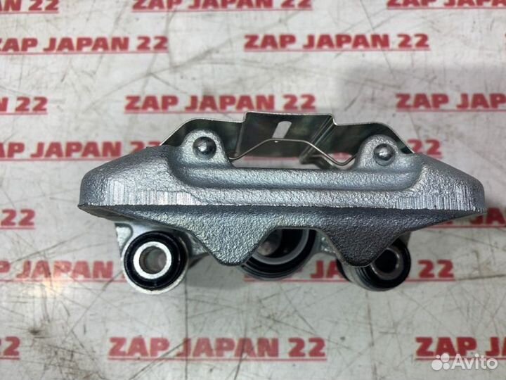 Суппорт задний правый Toyota Rav4 ACA21