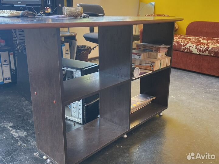 Стол офисный