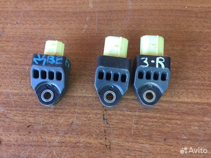 Датчик удара Toyota RAV4 CA40