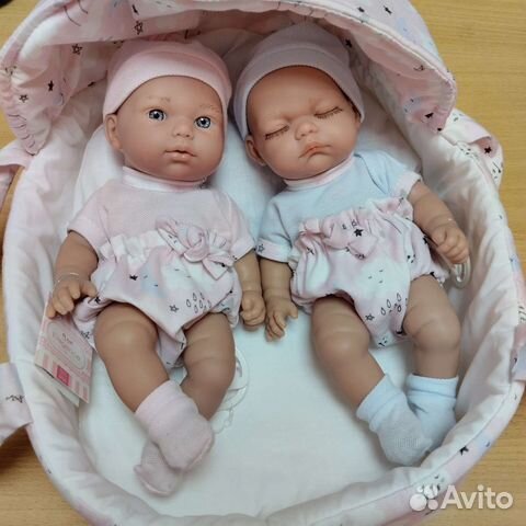 Куклы в люльке