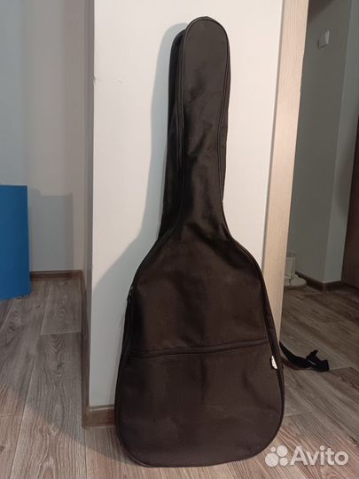 Акустическая гитара с чехлом