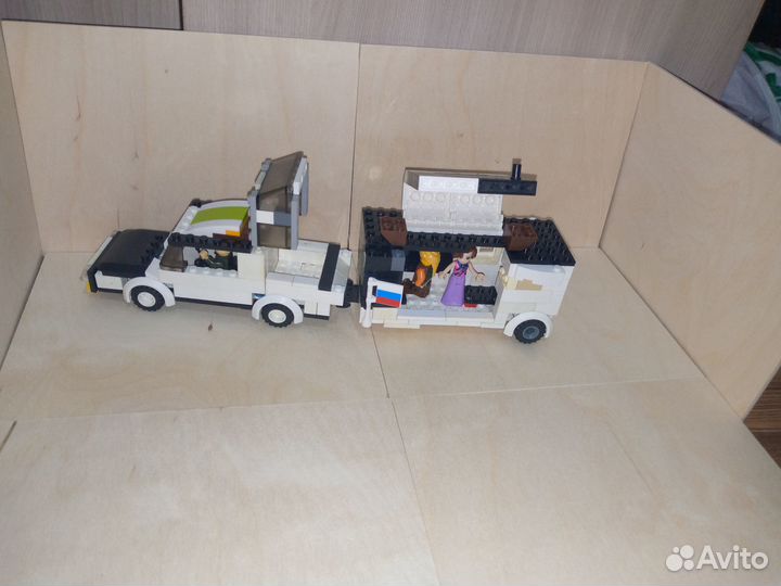 Продам машинку из Лего делал сами