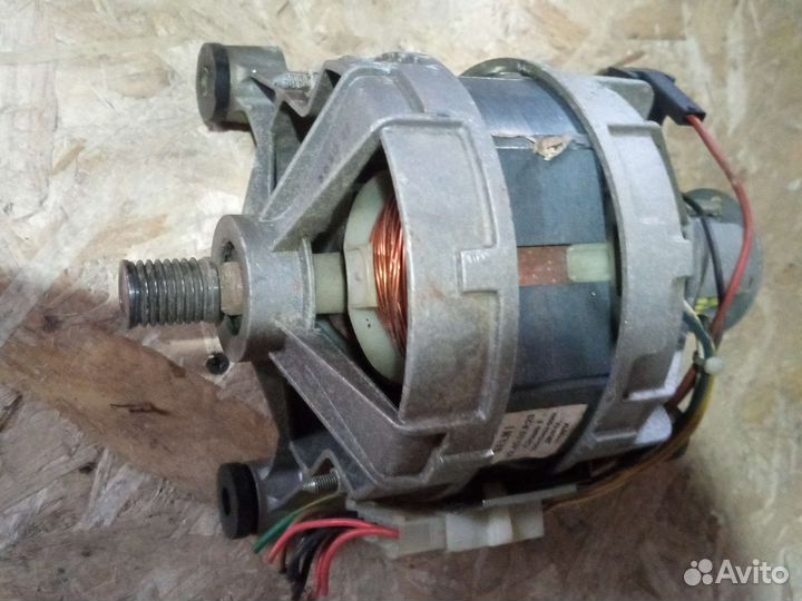 Двигататель стиральной машины