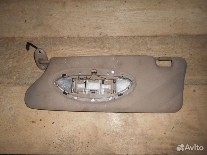 Козырек солнцезащитный левый Rover 75