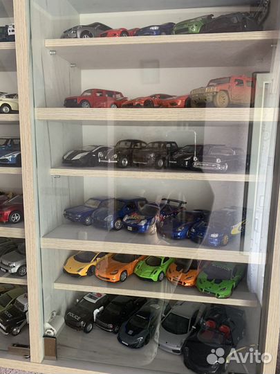 Коллекция металлических авто, разных марок