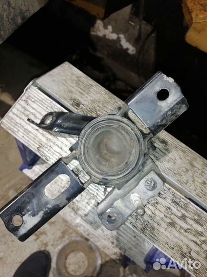 Подушка двигателя 1-NR