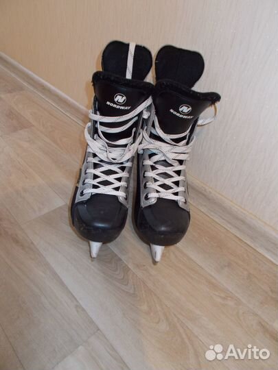 Коньки хоккейные