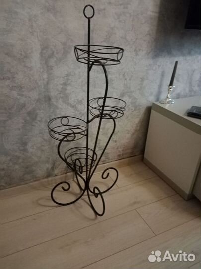 Стойка для цветов напольная