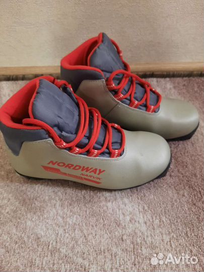Лыжные ботинки 38 р