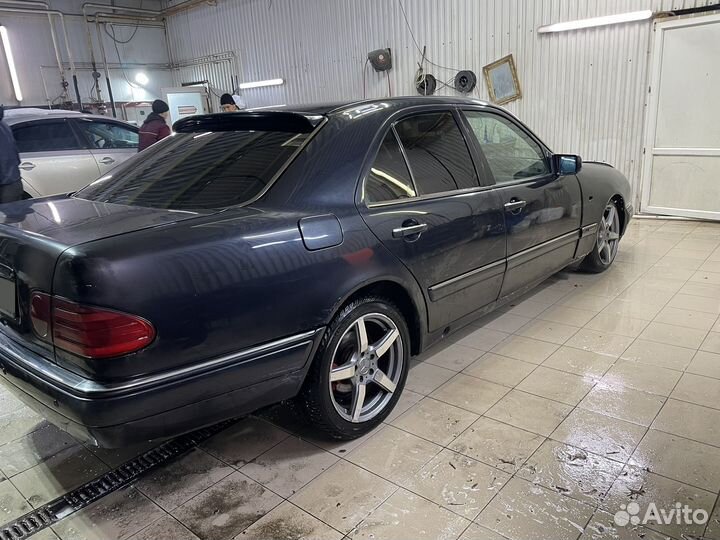 Mercedes-Benz E-класс 2.0 AT, 1999, 150 000 км