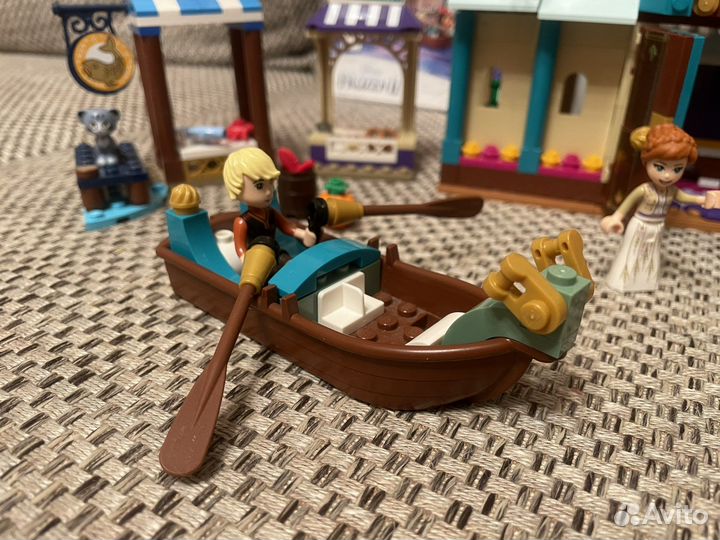 Конструктор Lego Disney Деревня в Эренделле