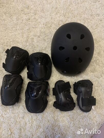 Шлем и защитный комплект