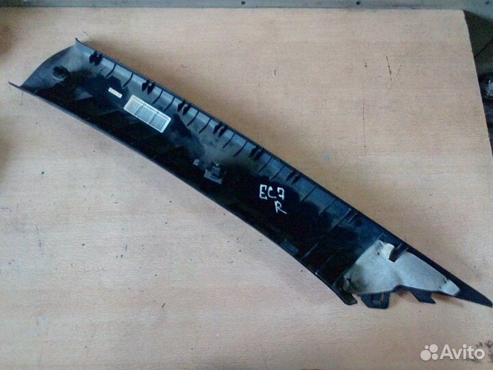 Обшивка стойки передняя правая Geely Emgrand Ec7 1