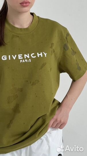 Футболка givenchy