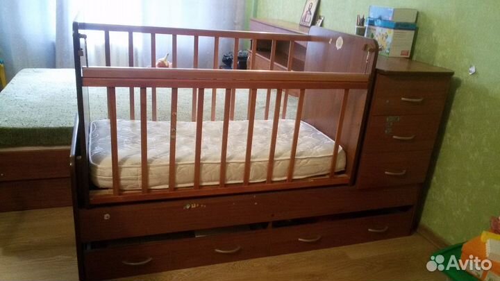 Детская кроватка-трансформер с матрацом