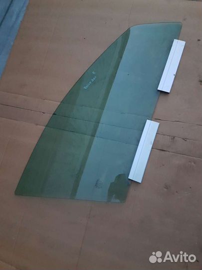 Стекло переднее правое Volvo S60