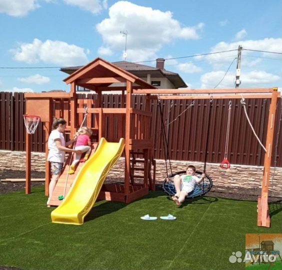 Детская площадка для игры на даче