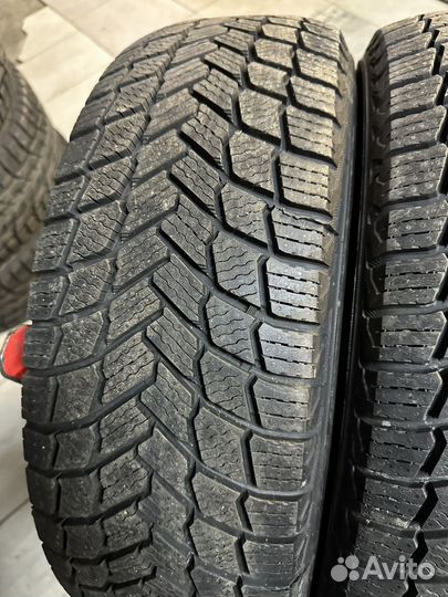 Michelin X-Ice Snow 215/65 R17