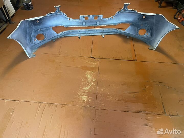 Бампер передний Toyota premio