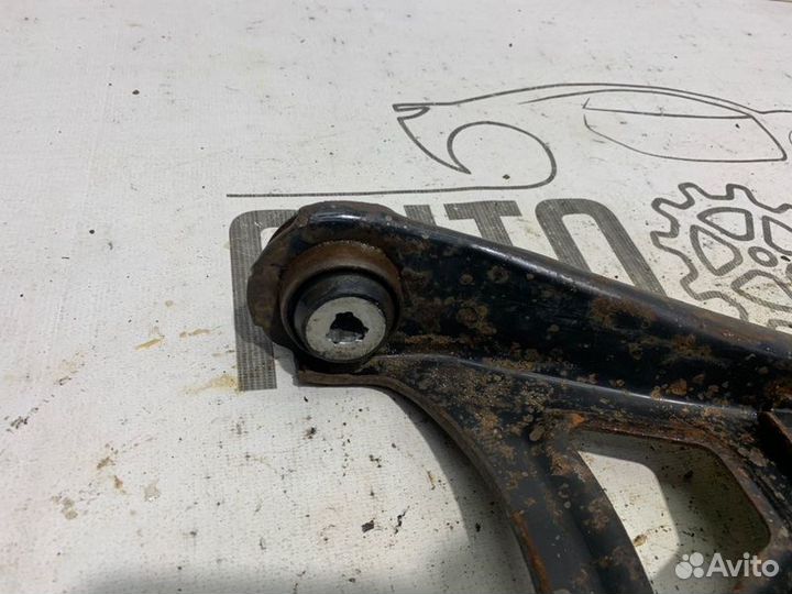 Рычаг передний правый Renault Symbol K7JA700 2005