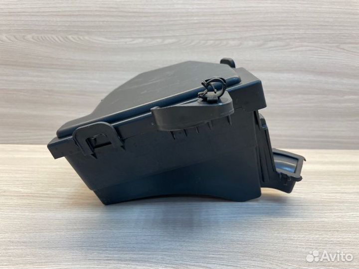 Корпус блока предохранителей Nissan Terrano