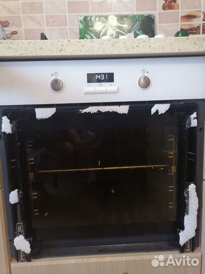 Духовой шкаф Electrolux opeb4330V