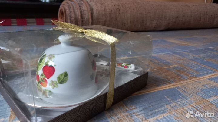 Лимонница с крышкой и тарелка под чайные пакетики