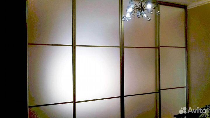Раздвижная перегородка с матовым стеклом